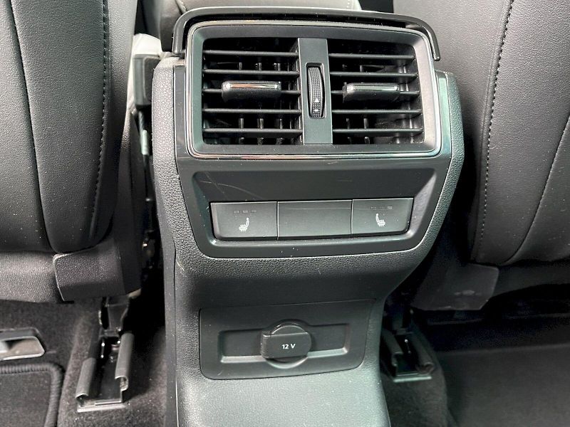 Škoda Karoq (2021) 1.5 TSI 110 kW Style Plus - fotka 27 z 34
