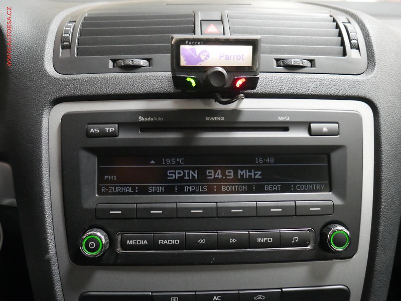 Škoda Octavia (2012) 1.6 TDI, ČR, AC, TZ, temp - fotka 15 z 17