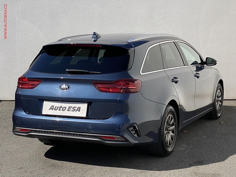 Kia Ceed (2018) 1.6 CRDi, ČR, Exclusive, AT - fotka 4 z 18