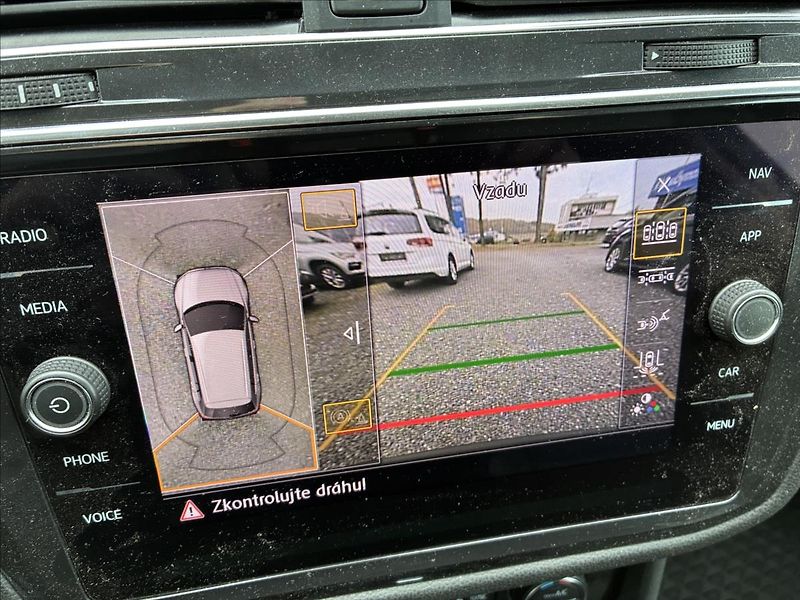 Volkswagen Tiguan Allspace 2,0 TDI PANO TAŽNÉ KAMERA 360 - fotka 20 z 34