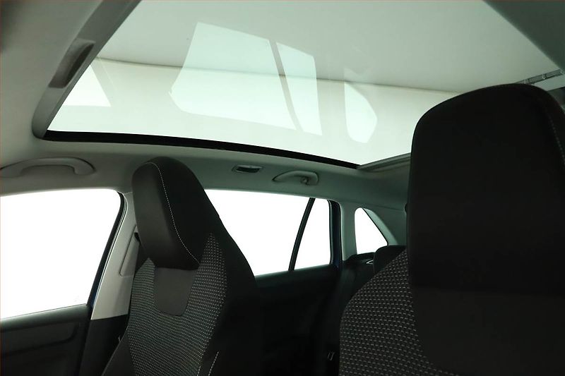 Škoda Rapid (2015) Spaceback 1.2 TSI, Tempomat - fotka 12 z 15