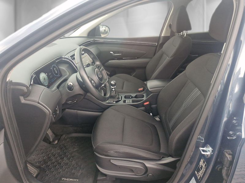 Hyundai Tucson (2023) 1,6 T-GDi SMART 110 kW 4x4 - fotka 13 z 24