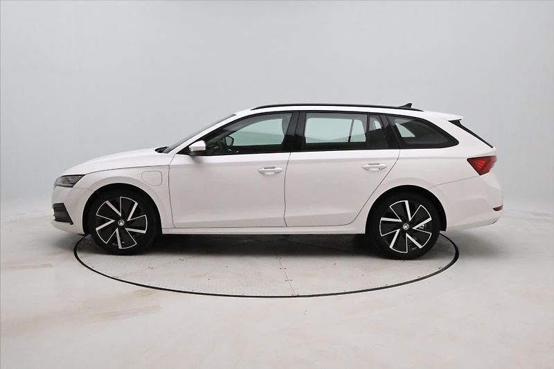 Škoda Octavia 1,4 TSI iV 110 kW DSG Ambition - fotka 8 z 30