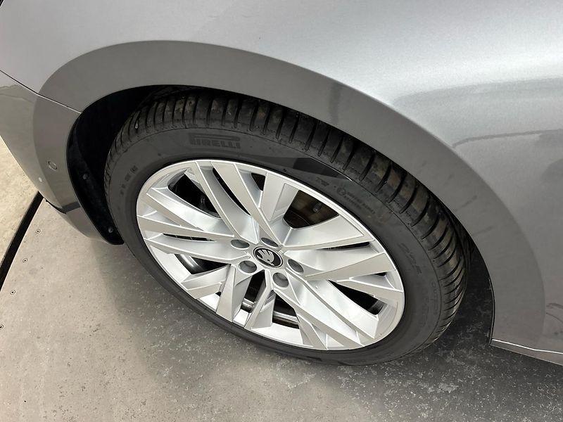 Škoda Octavia Top Selection DSG - fotka 27 z 29