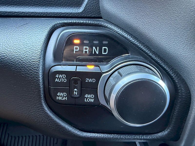 Dodge RAM (2021) 1500 5.7 HEMI 295kW LPG BIGHOR - fotka 12 z 35