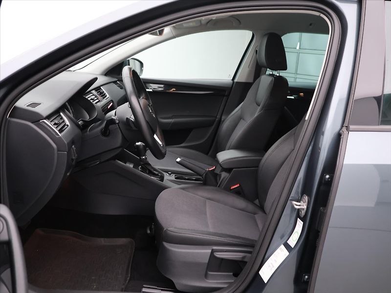 Škoda Octavia 2.0 TDI  DSG Style plus Tažné - fotka 11 z 24