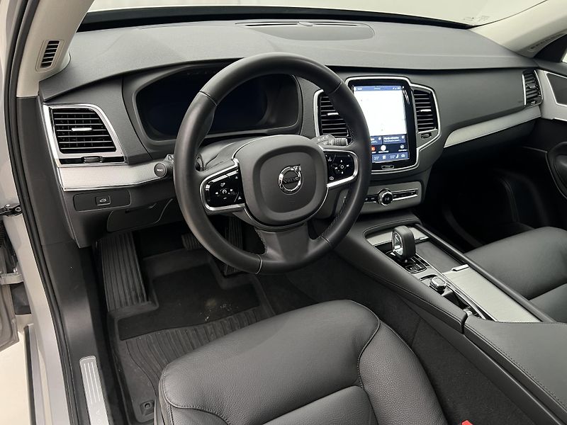 Volvo XC90 B5 AWD CORE AUT 7 MÍST - fotka 4 z 43