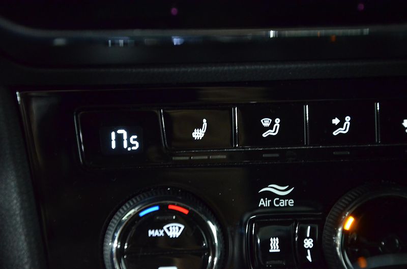 Škoda Superb (2024) 2.0TSI 206kw SportLine 4x4 AT - fotka 15 z 22