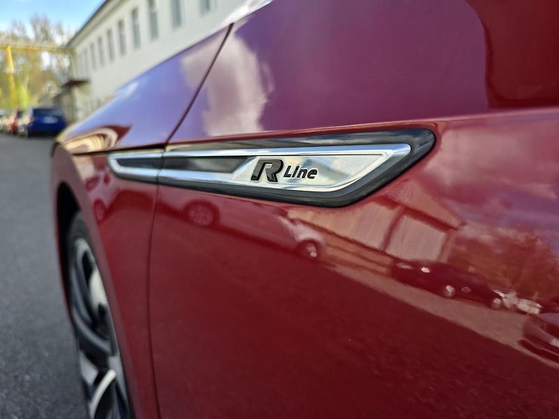 Volkswagen Arteon R-LINE 200kW KŮŽE NAVI KAMERA - fotka 44 z 49