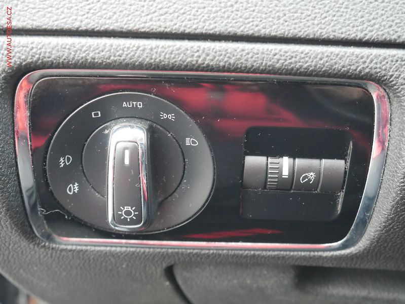 Škoda Superb (2013) 2.0 TDi 4x4, ČR, Bixen, navi - fotka 16 z 21