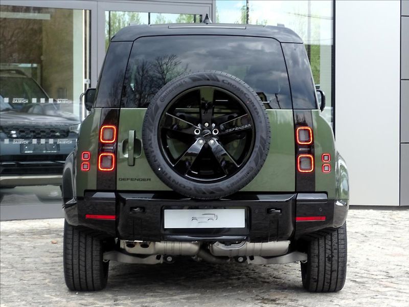 Land Rover Defender 110 D250 X-DYNAMIC SE - fotka 3 z 24