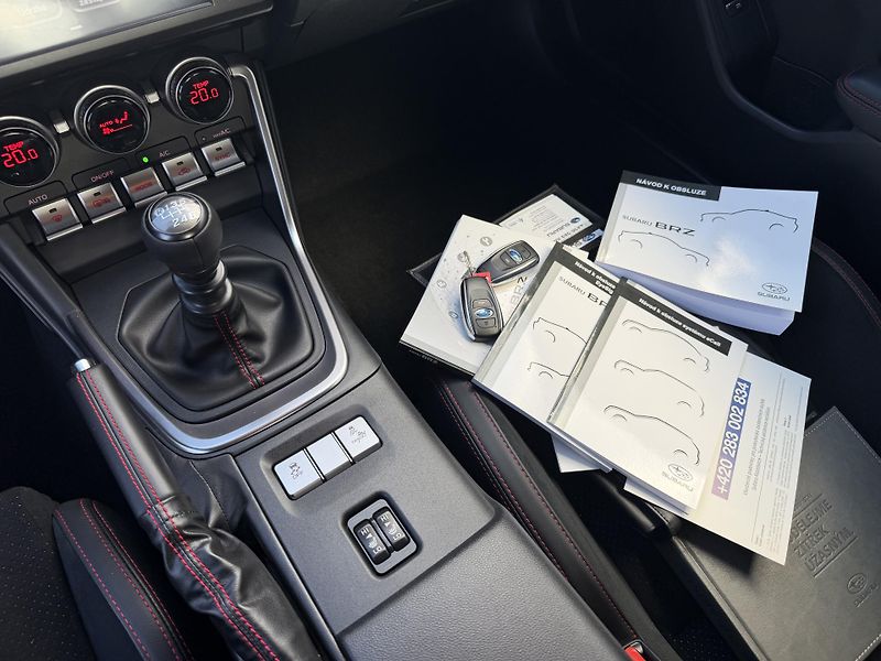 Subaru BRZ 2,4i 172kW 1800km - fotka 15 z 19