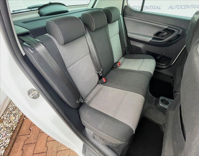 Škoda Fabia 1,2 TSI 63kw klima po servisu - fotka 20 z 21