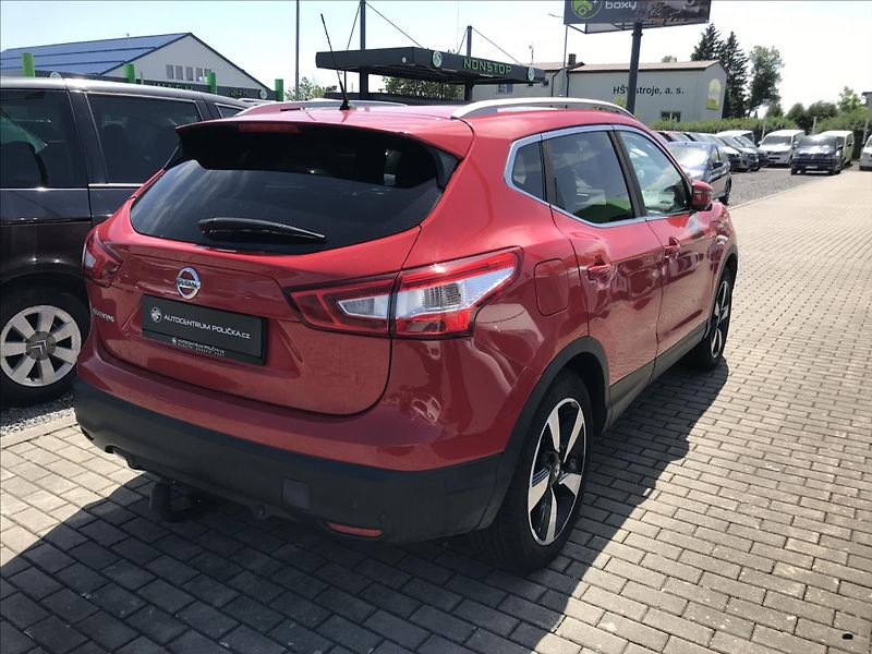 Nissan Qashqai 1,6 96kw   PANORAM - fotka 4 z 13