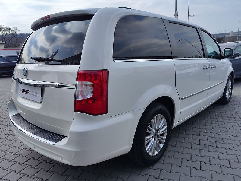 Lancia Voyager 2.8 CRD/120kW 7.Míst ČR - fotka 5 z 36