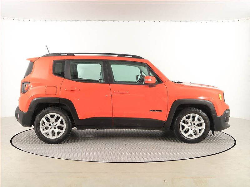 Jeep Renegade (2018) Longitude 1.4 MultiAir - fotka 6 z 18