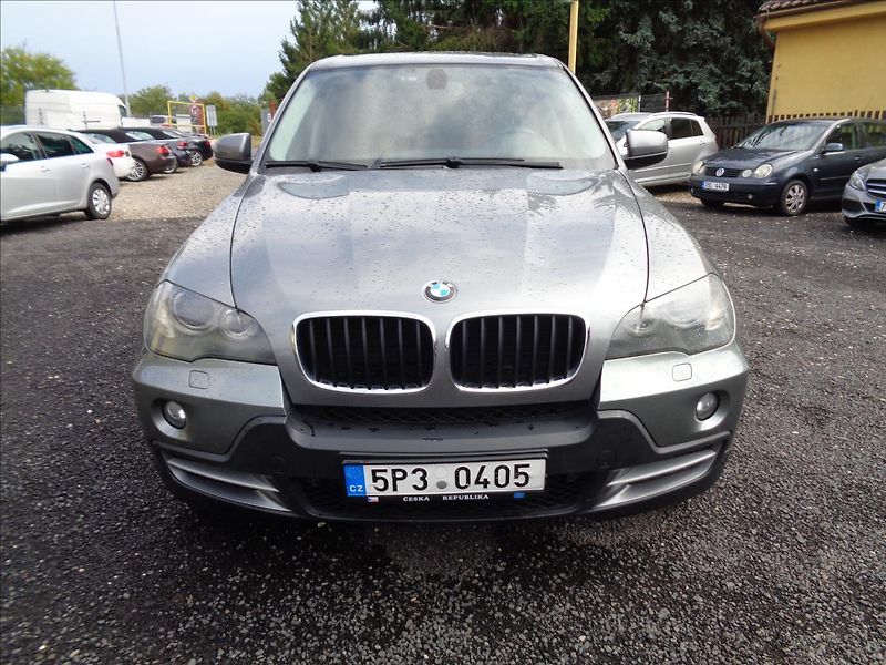 BMW X5 3,0 - fotka 2 z 20