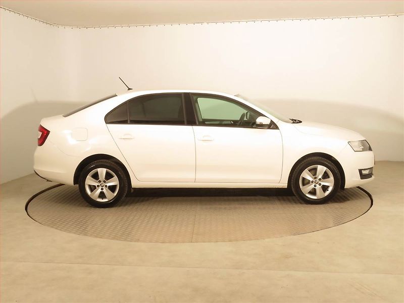 Škoda Rapid (2018) Ambition 1.6 TDI, Tempomat - fotka 6 z 15