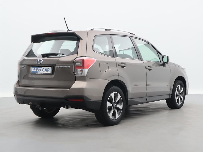 Subaru Forester 2,0 i-L 110kW Comfort 4x4 CZ - fotka 7 z 32