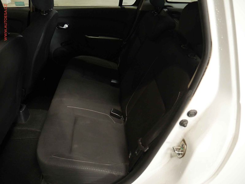 Dacia Logan (2017) 1.2i, 1.maj,ČR - fotka 10 z 14