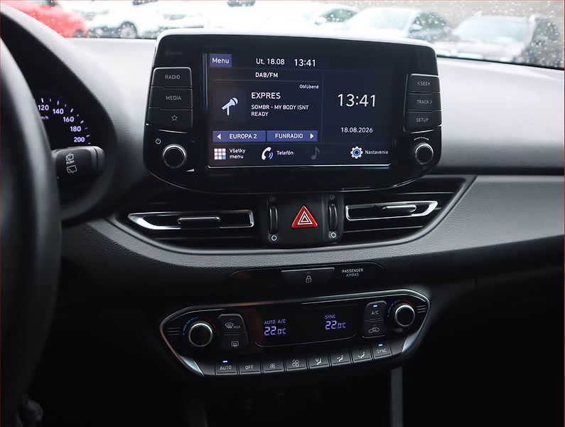 Hyundai i30 (2022) 1.5 DPI, Serv.kniha, Tempomat - fotka 12 z 18