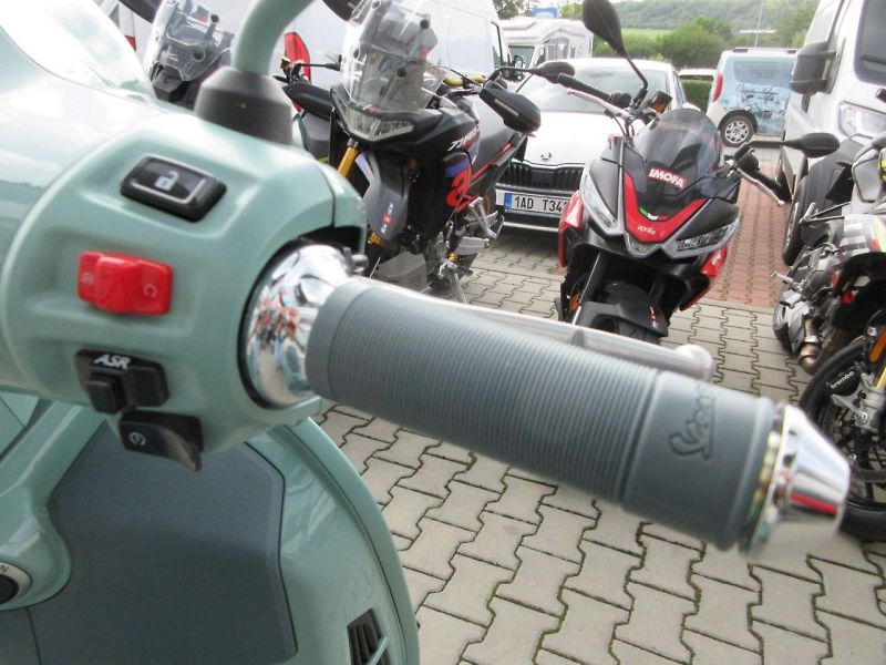 Vespa (2026) GTS 310 80th e5+ - fotka 16 z 16