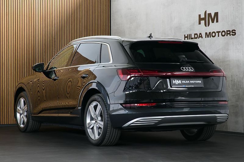 Audi e-tron 55 300kW Matrix NightV ZÁRUKA - fotka 2 z 38