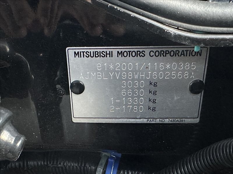 Mitsubishi Pajero 3,2 DI-D 190PS  Instyle-7 4x4 - fotka 49 z 54