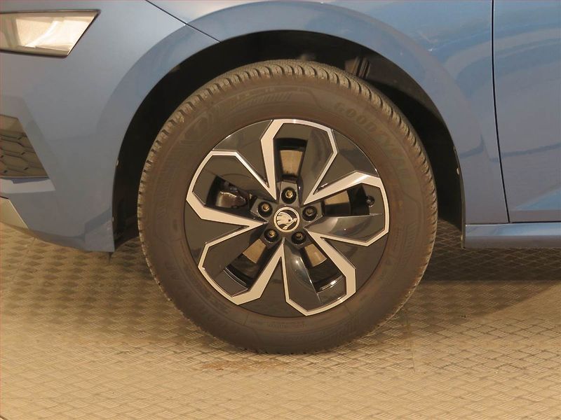 Škoda Kamiq (2021) 1.0 TSI, Serv.kniha, Tempomat - fotka 14 z 17