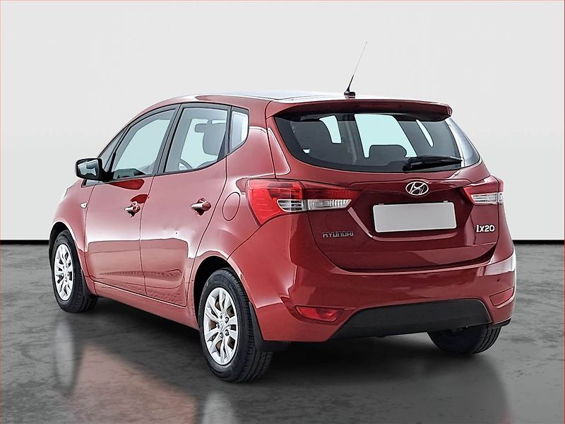 Hyundai ix20 (2015) 1.4 CVVT, Serv.kniha - fotka 4 z 15