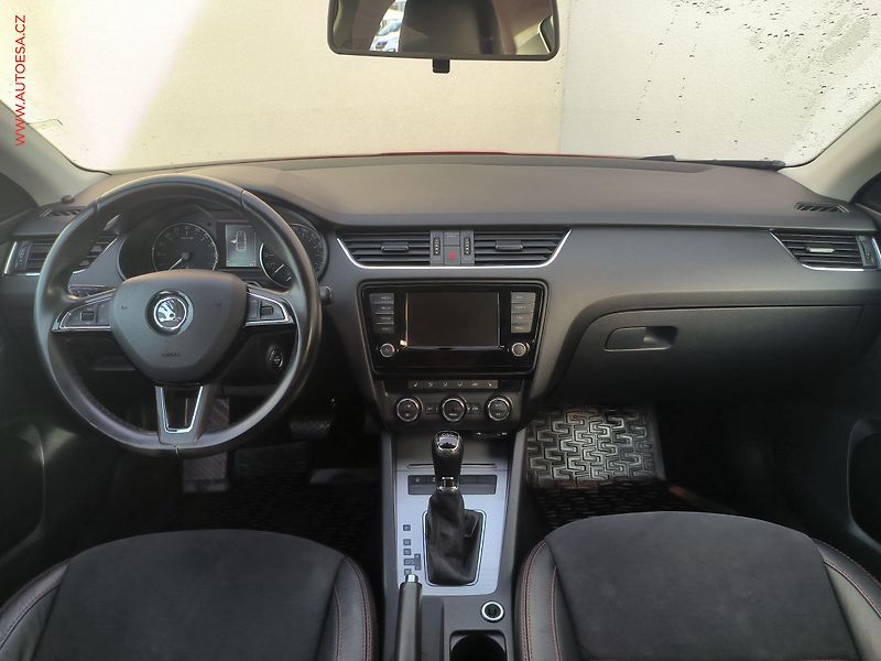 Škoda Octavia (2015) 1.6 TDi, ČR, Style, DSG - fotka 8 z 21
