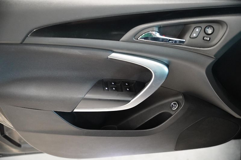 Opel Insignia - fotka 12 z 25