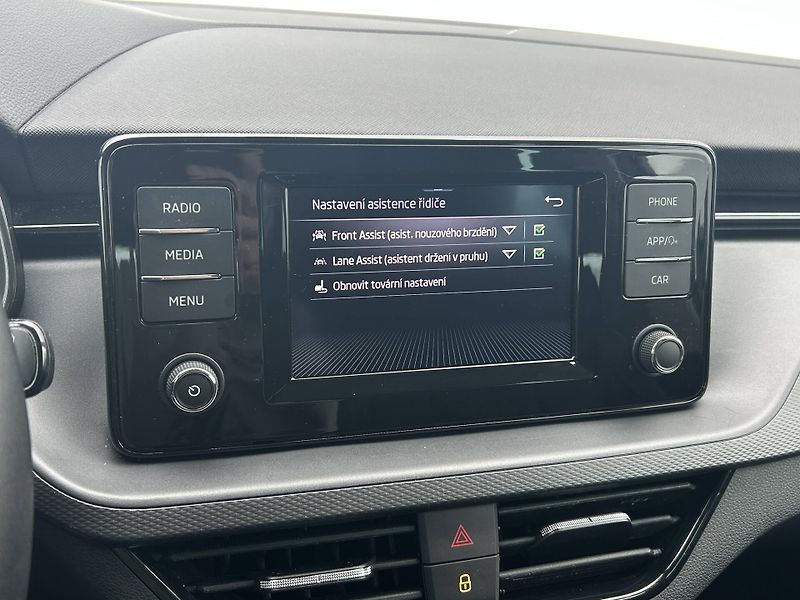 Škoda Scala Ambition 6MP 1,0TSI - fotka 15 z 22