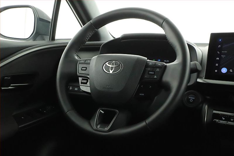 Toyota C-HR (2025) 2.0 Plug-in - fotka 19 z 21