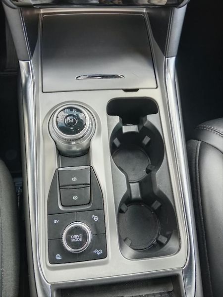 Ford Explorer 3,0 V6 EcoBoost PHEV  PLATINUM - fotka 15 z 19