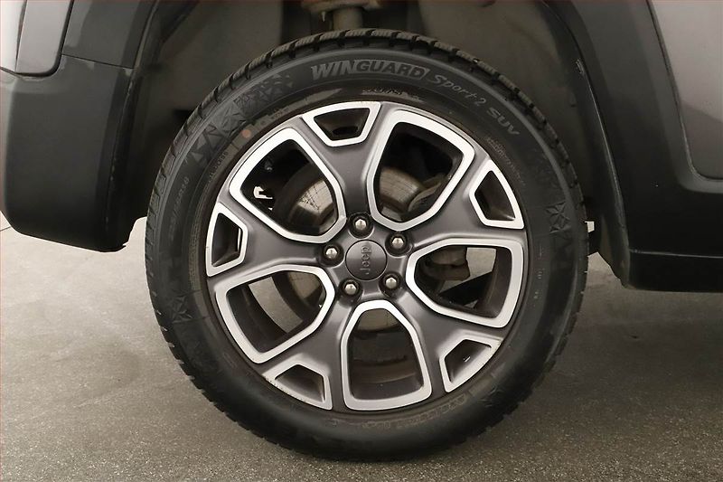 Jeep Renegade (2017) 1.4 MultiAir, 4X4, Automat - fotka 12 z 18