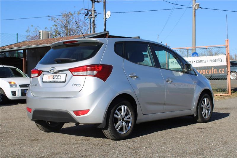 Hyundai ix20 1,4 i  ČR, DIG. KLIMA, ASR - fotka 5 z 25