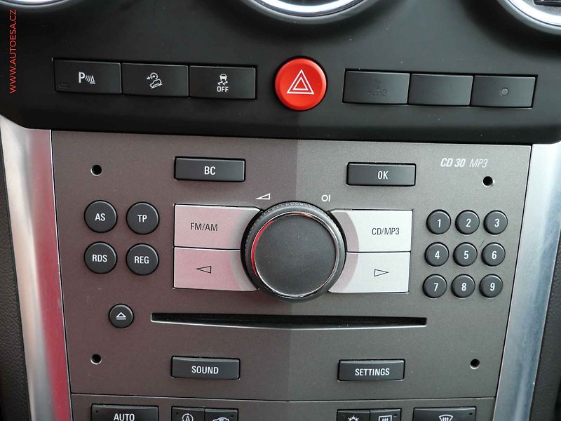 Opel Antara (2011) 2.4 16V - fotka 17 z 20