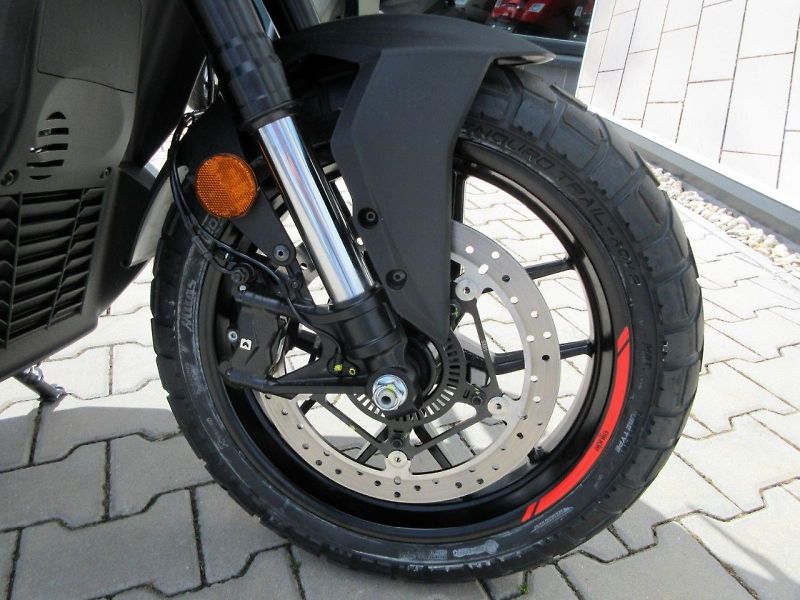 Aprilia (2026) SR GT 400 - fotka 9 z 14