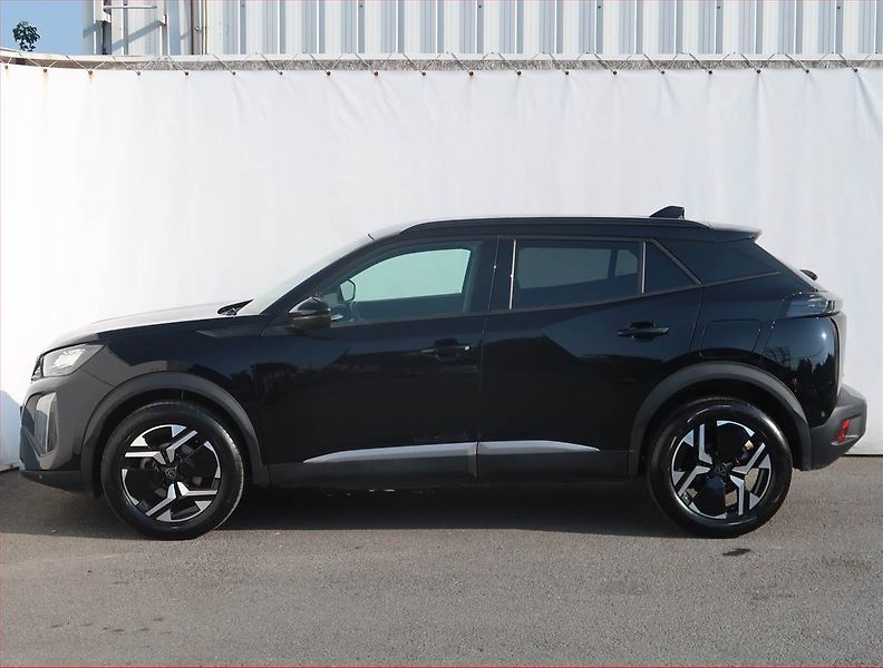 Peugeot 2008 (2024) Allure 1.2 PureTech, 16TKM - fotka 3 z 22