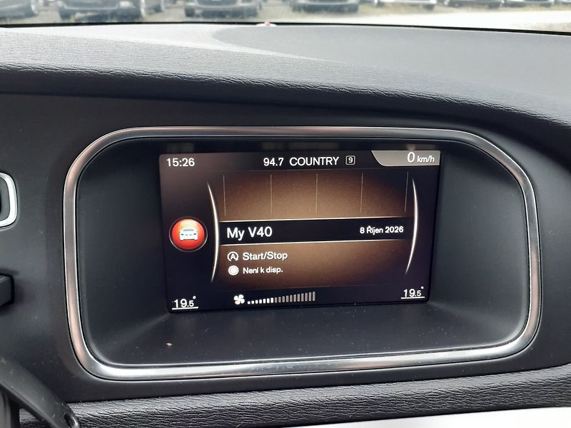 Volvo V40 (2018) 2.0 D CROSS COUNTRY - fotka 14 z 32