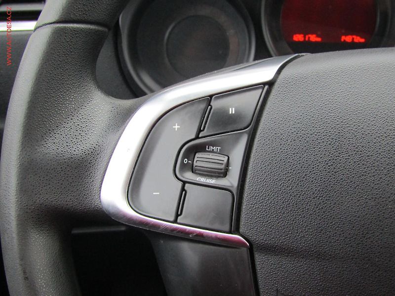 Citroën C4 (2011) 1.4i, ČR - fotka 14 z 15