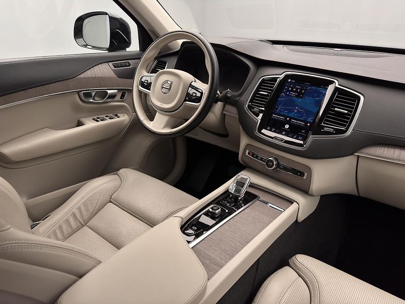 Volvo XC90 B5 AWD ULTIMATE AUT  - fotka 29 z 52