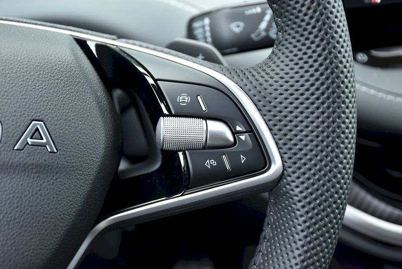 Škoda Enyaq (2026) Sportline 85 - fotka 15 z 47