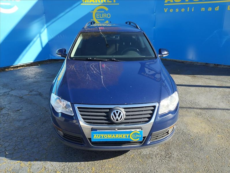 Volkswagen Passat 2,0 TDi 103KW - fotka 2 z 15