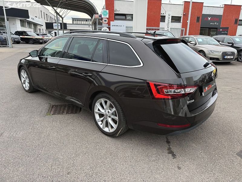 Škoda Superb 2.0 TDI 110kW - fotka 8 z 35