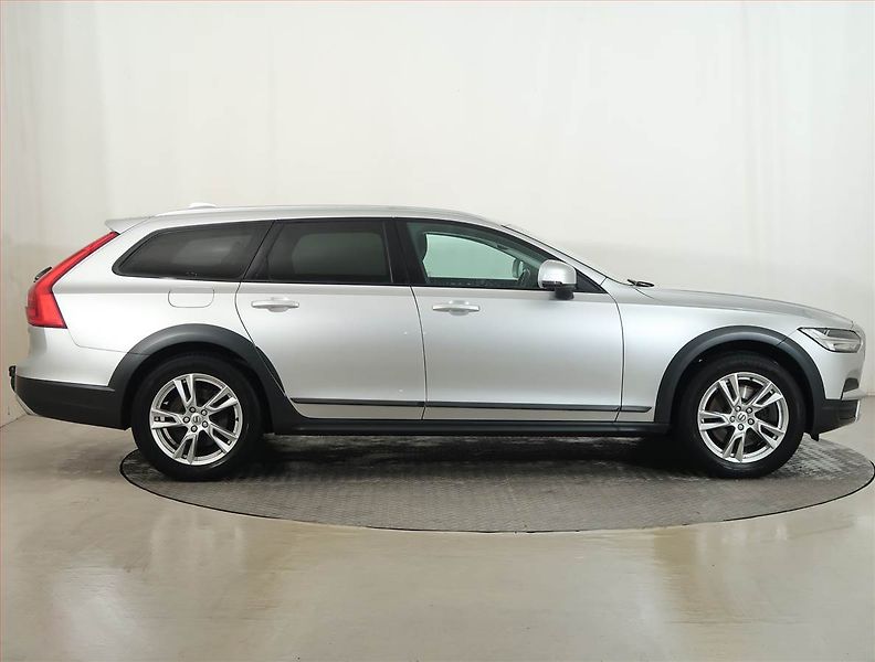 Volvo V90 (2017) Cross Country - fotka 6 z 18