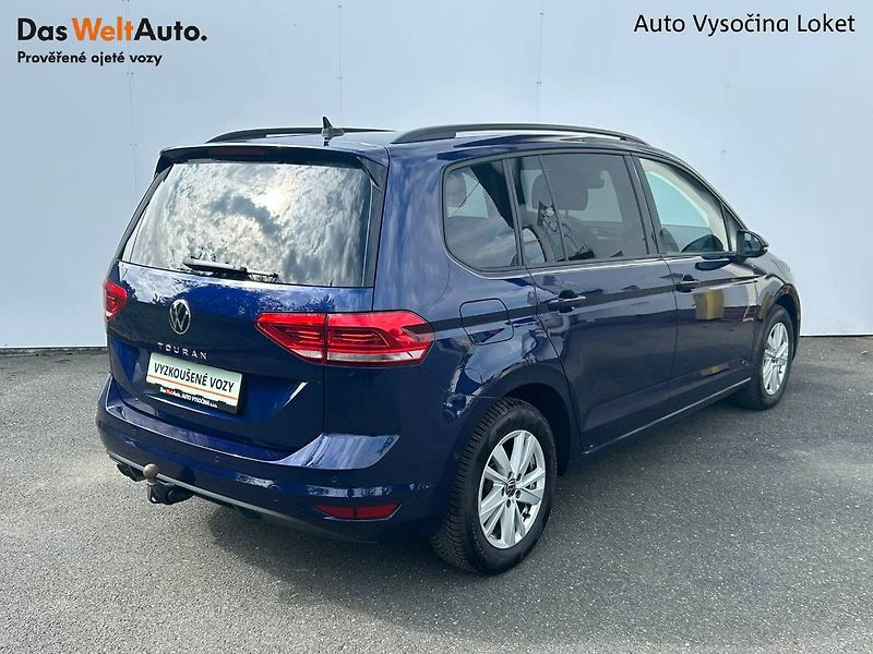 Volkswagen Touran (2022) 2.0 TDI DSG TAŽNÉ PANORAMA - fotka 2 z 31