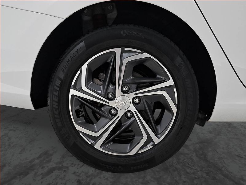 Hyundai i30 (2023) Family Comfort 1.0 T-GDI, ČR - fotka 15 z 16