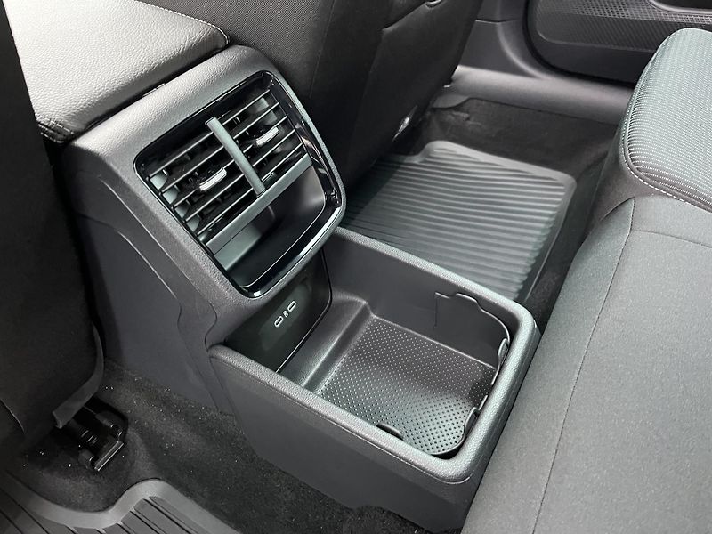 Škoda Octavia 2.0TDI DSG SELECT 110kW - fotka 21 z 21